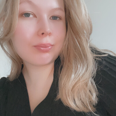 Emma  zoekt een Studio / Appartement / Huurwoning / Woonboot in Rotterdam