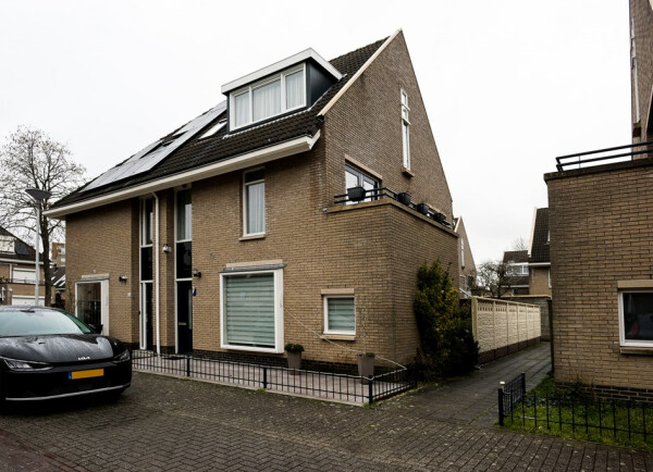 Eigelhorst
Semi Detached House One Roof
