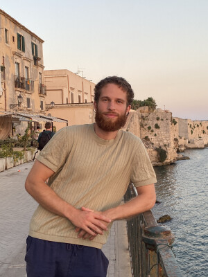 Sam  zoekt een Kamer / Studio in Rotterdam