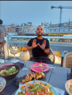 Chahid is looking for a Room / Studio / Apartment / Rental Property in Rotterdam